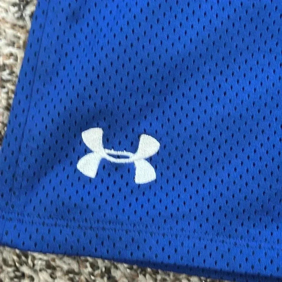 Under Armour Boy Shorts - Picture 2 of 4
